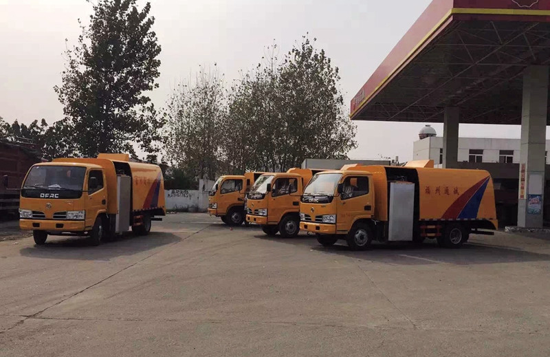 護(hù)欄清洗車(chē)