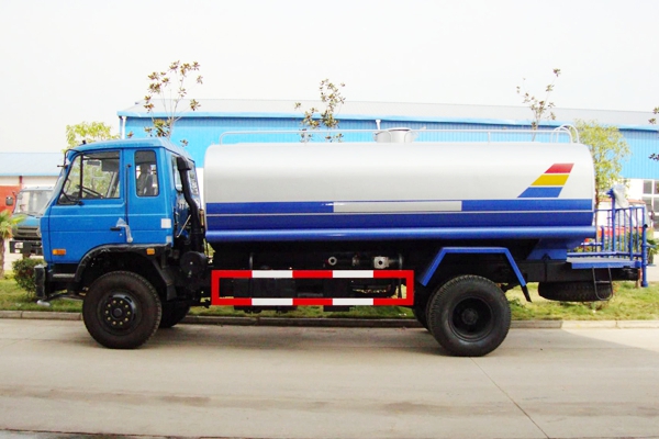 東風(fēng)平頭單排10立方高清灑水車圖片下載[JPG]