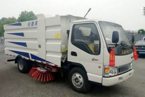 江鈴掃路車和江淮掃路車那個(gè)好，發(fā)動(dòng)機(jī)怎么樣