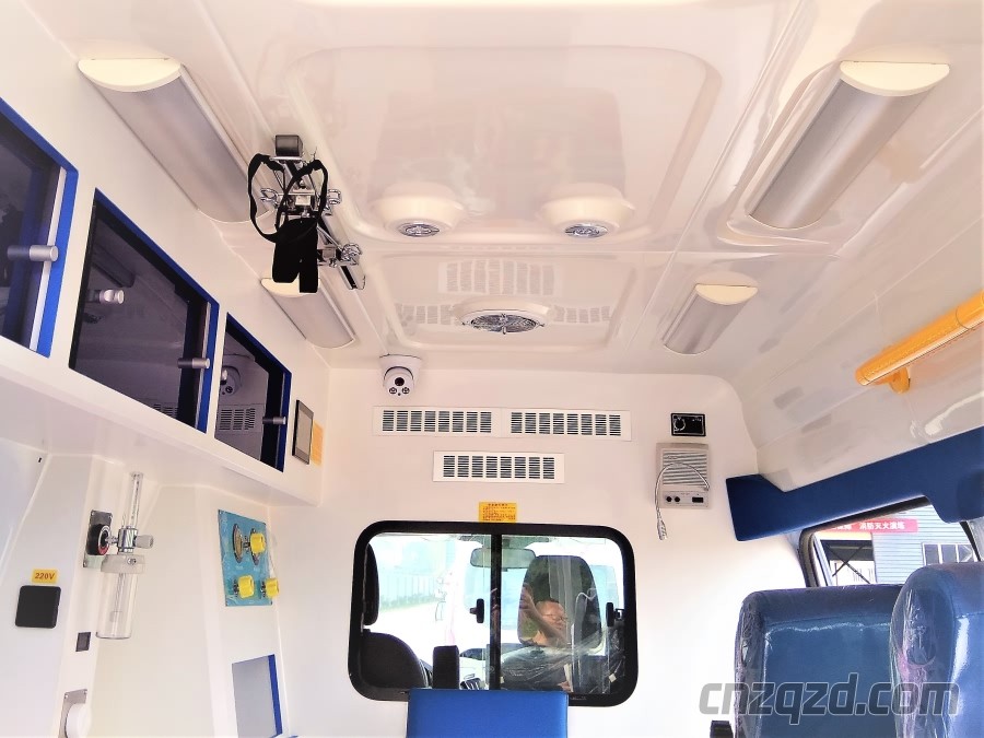 江鈴福特新時(shí)代V348救護(hù)車 CLW5041XJHJ5型救護(hù)車