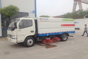 東風福瑞卡掃路車圖片