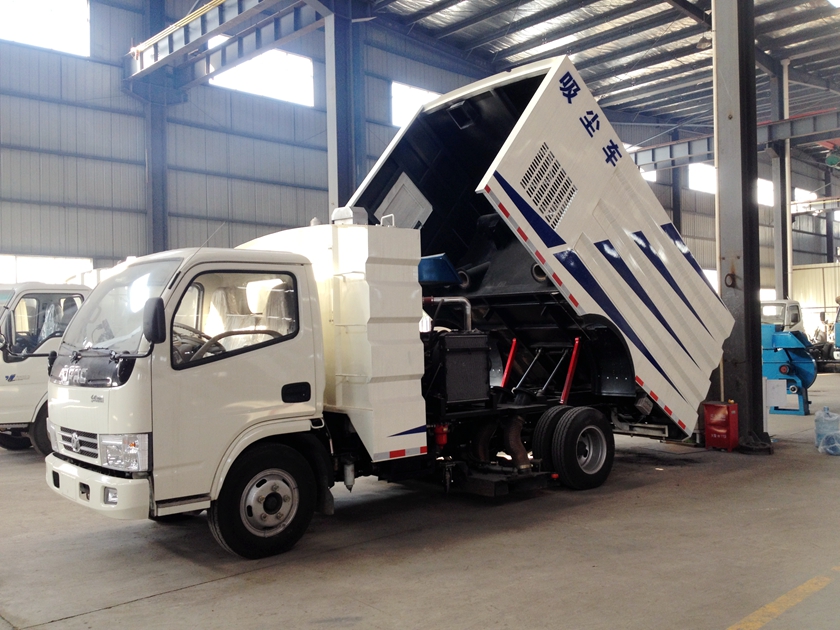 東風(fēng)多利卡5噸吸塵車圖片