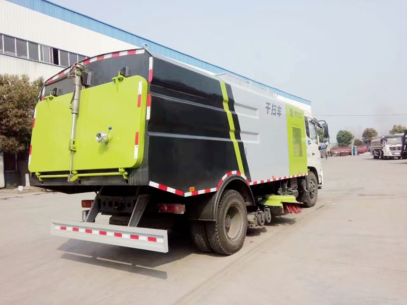 東風天錦吸塵車圖片,CLW5180TXCD5型吸塵車圖片