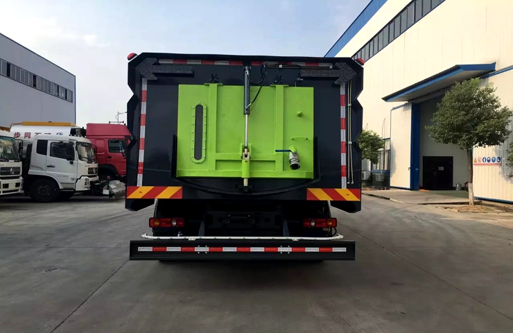 東風(fēng)天錦CLW5160TXSD5型洗掃車圖片