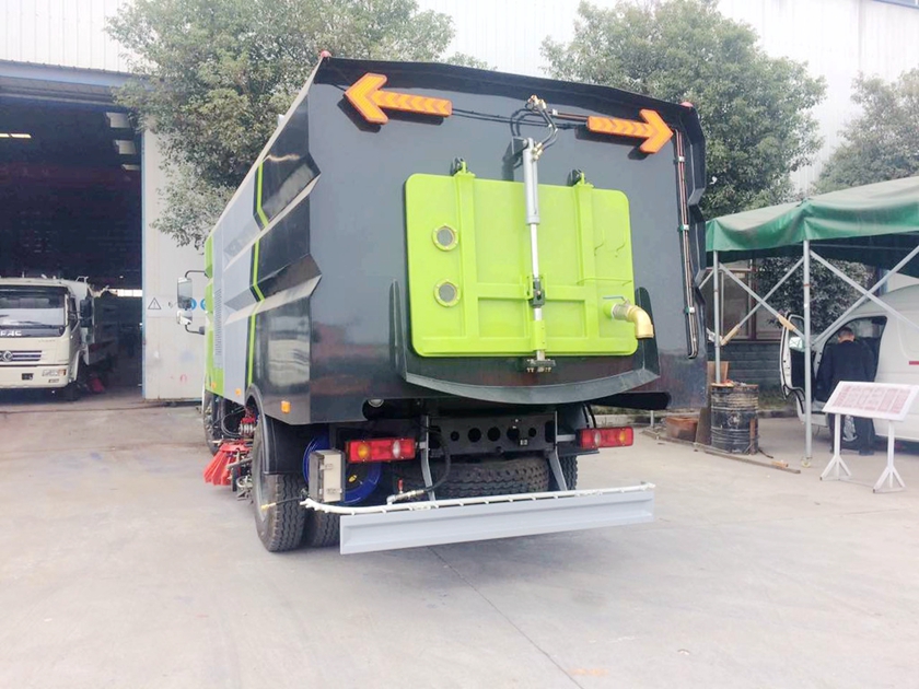 東風(fēng)天錦CLW5160TXSD5型洗掃車圖片