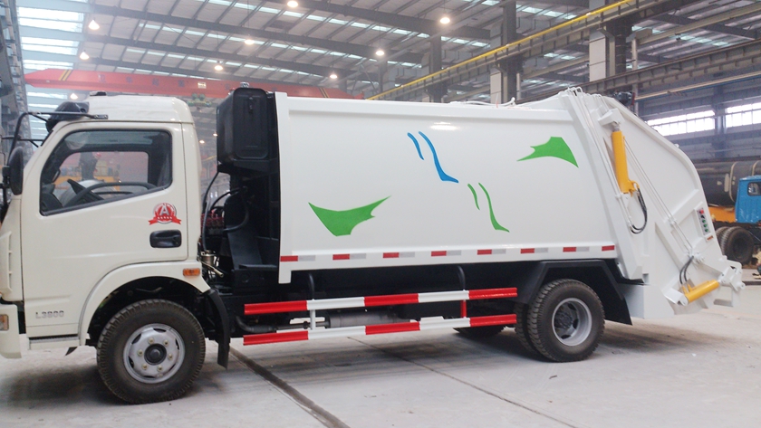 東風(fēng)多利卡后裝式壓縮垃圾車(chē)照片,東風(fēng)多利卡壓縮垃圾車(chē)圖片