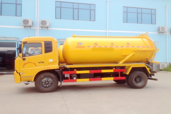 東風(fēng)天錦10噸CLW5161GXWD5型吸污車圖片