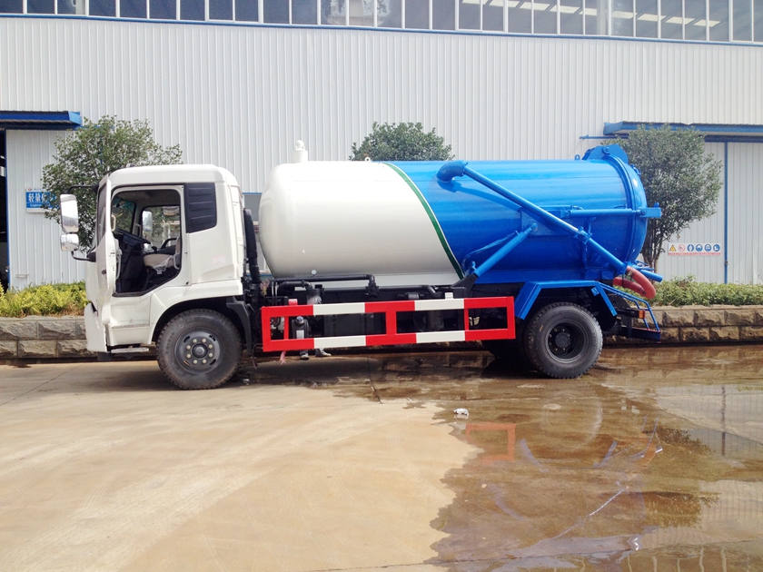 東風(fēng)天錦大型真空吸污車圖片,CLW5161GXWD5型吸污車圖片,10噸吸污車圖片