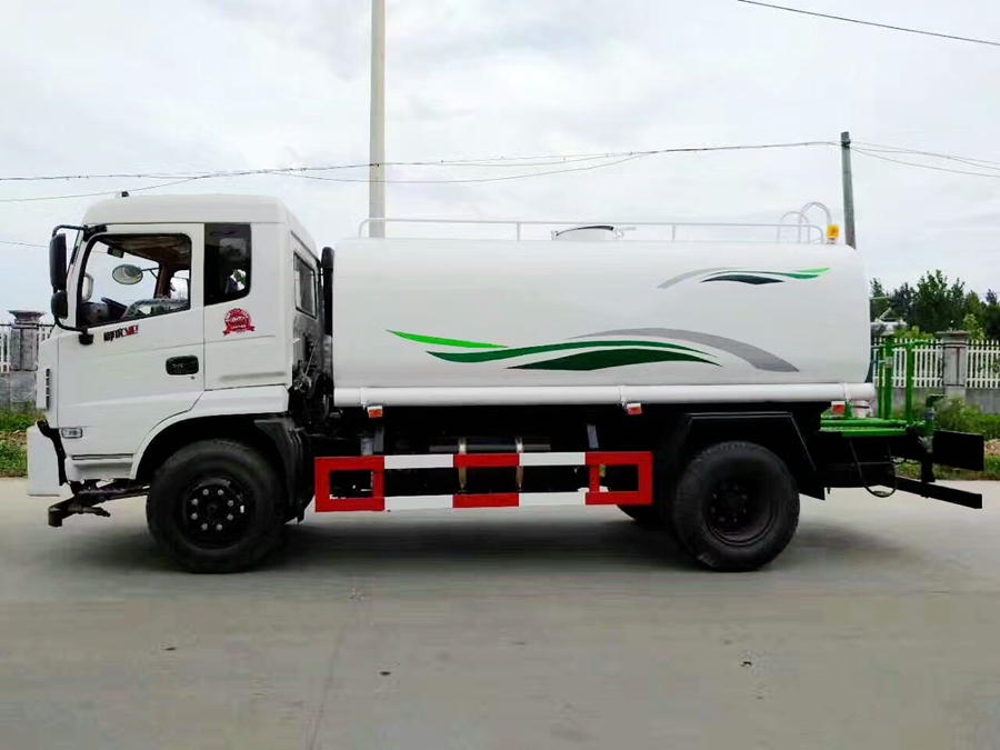 東風(fēng)御虎灑水車圖片,東風(fēng)12噸灑水車圖片