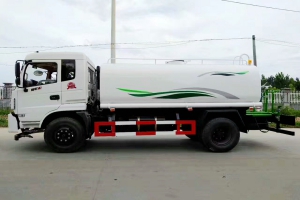 東風(fēng)御虎灑水車圖片