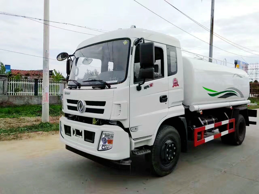東風(fēng)御虎灑水車圖片,東風(fēng)12噸灑水車圖片
