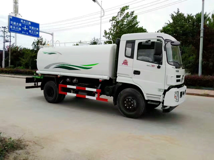 東風(fēng)御虎灑水車圖片,東風(fēng)12噸灑水車圖片