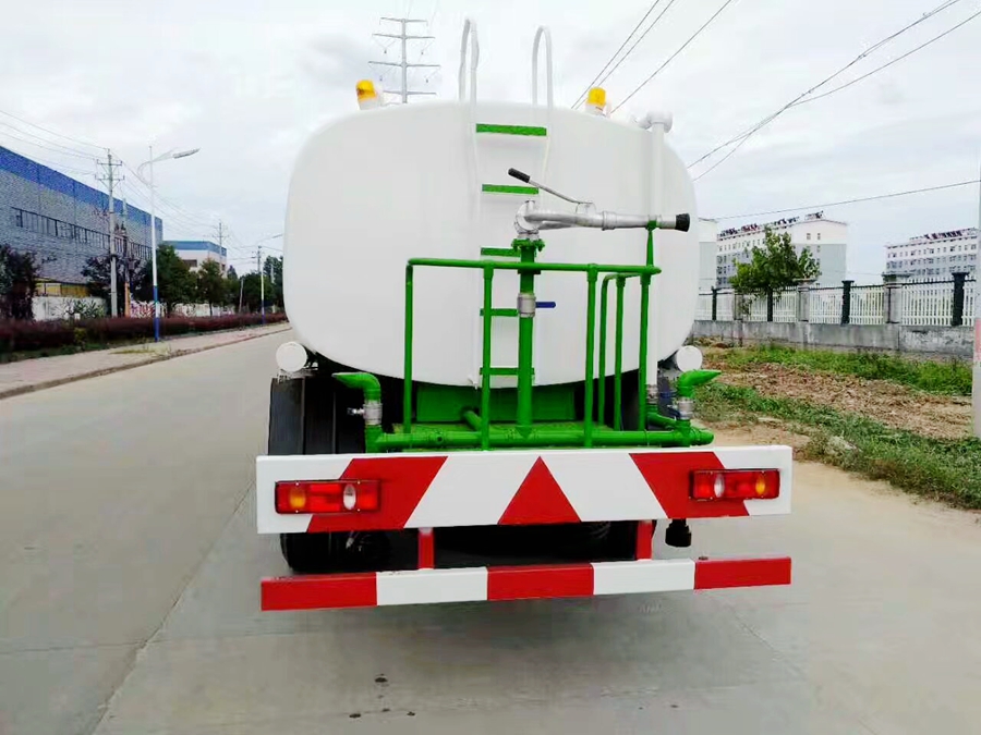 東風(fēng)御虎灑水車圖片,東風(fēng)12噸灑水車圖片
