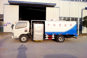 東風小多利卡護欄清洗車圖片