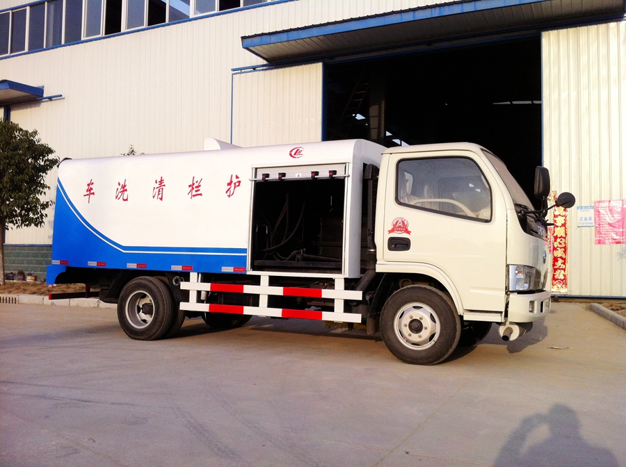 東風(fēng)小多利卡護(hù)欄清洗車圖片,小型城市護(hù)欄清洗車圖片