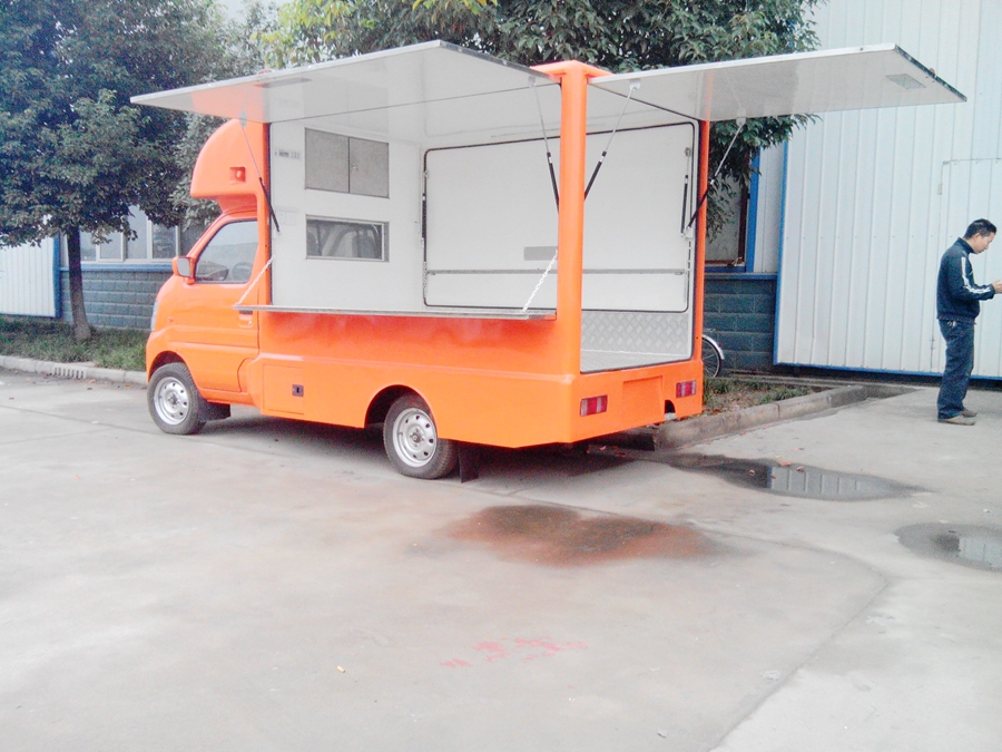 小型廂式移動零售車圖片