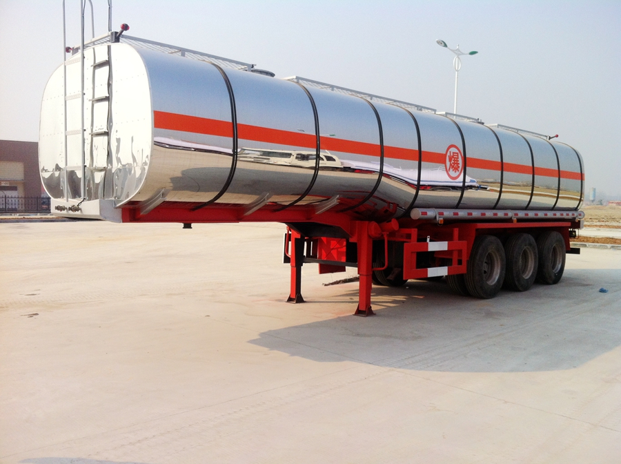三軸運(yùn)油半掛車圖片,三橋油品半掛運(yùn)輸車圖片 三軸運(yùn)油半掛車圖片,三橋油品半掛運(yùn)輸車圖片