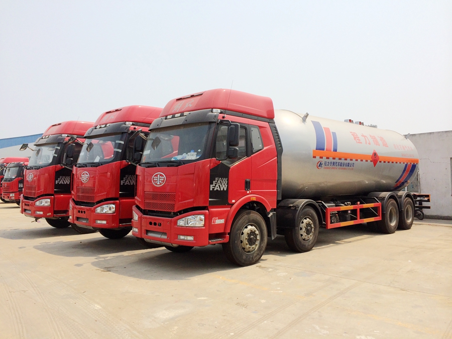 解放J6前四后八液化氣體運輸車圖片,35.5立方液化氣運輸車圖片