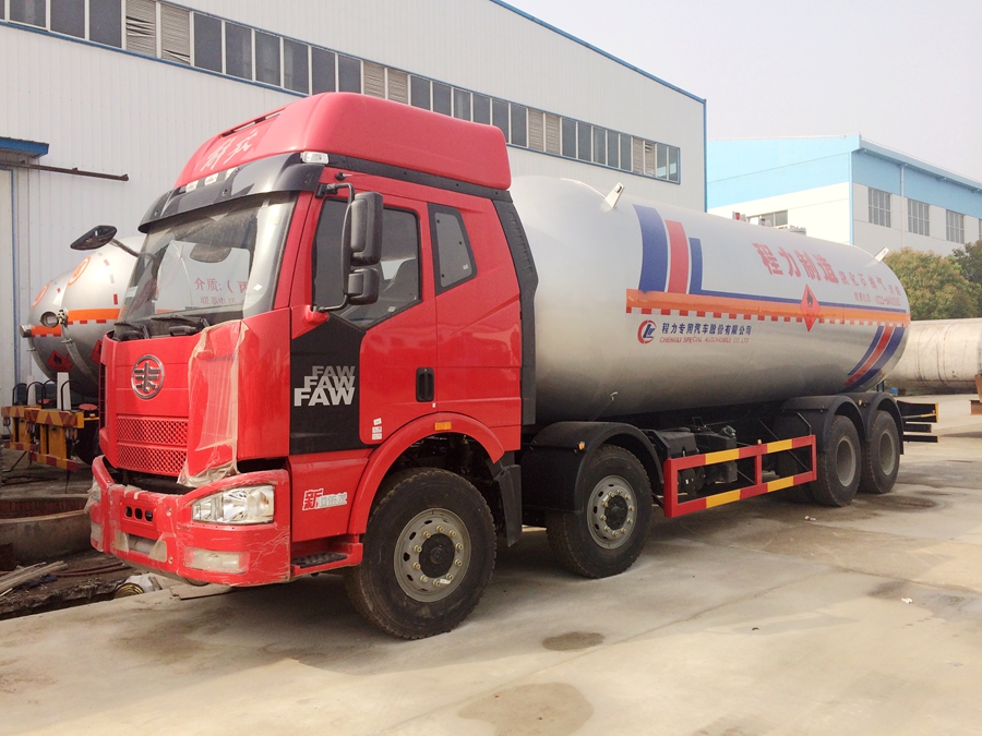 解放J6前四后八液化氣體運輸車圖片,35.5立方液化氣運輸車圖片