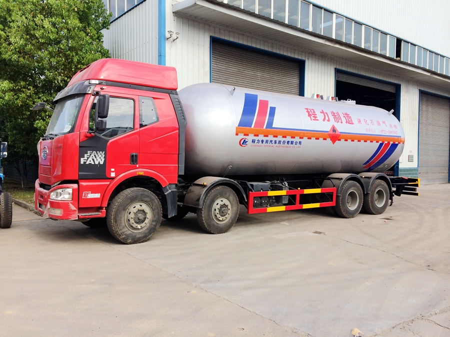 解放J6前四后八液化氣體運輸車圖片,35.5立方液化氣運輸車圖片