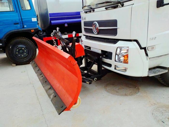 多功能除雪車圖片,除雪灑水車圖片,除雪掃路車圖片