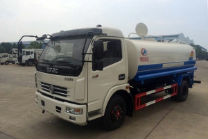 湖北程力改裝灑水車“前沖后灑” 年節(jié)水萬噸以上