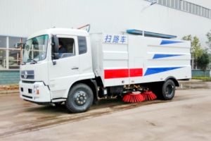 司機(jī)朋友要謹(jǐn)慎 掃地車發(fā)動(dòng)機(jī)保養(yǎng)很重要