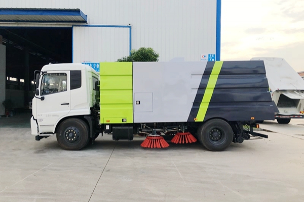 新購(gòu)買(mǎi)掃地車(chē)投入使用前應(yīng)檢查哪些內(nèi)容