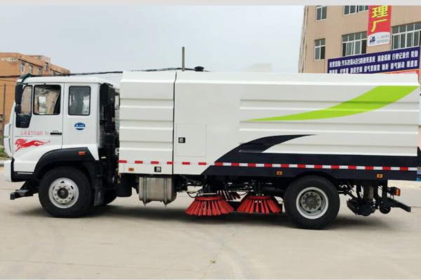 路面除雪請為你的除雪吸塵車安裝防滑鏈