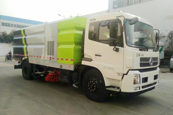 環(huán)衛(wèi)洗掃車避免人為事故應注意那些