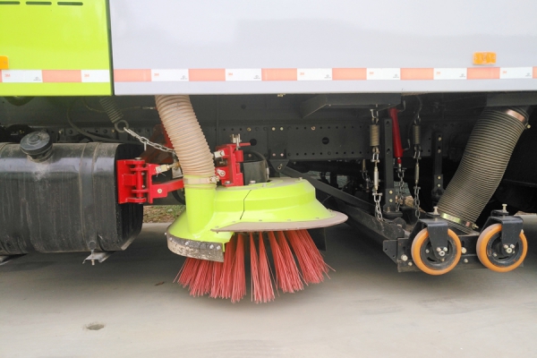 為什么現(xiàn)在的吸塵車做的都像吸掃車一樣呢?