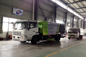 駕駛程力掃路車清掃車-一路暢通無阻