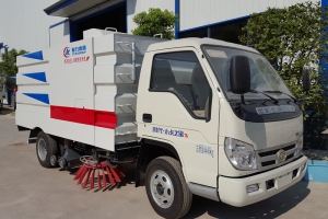 環(huán)衛(wèi)車行業(yè)的佼佼者——我們贏在起跑線上！