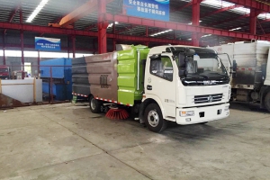 湖北程力洗掃車(chē) “掃出潔凈 掃出美麗城市”