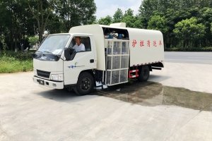 程力多功能護(hù)欄清洗車全新升級(jí)