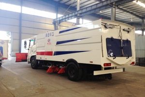 湖北程力教您如何降低掃地車油耗？