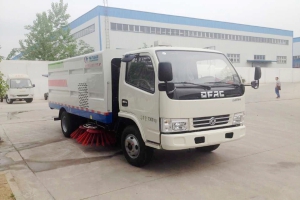 湖北程力掃路車廠家講解等速油耗和實(shí)際油耗。