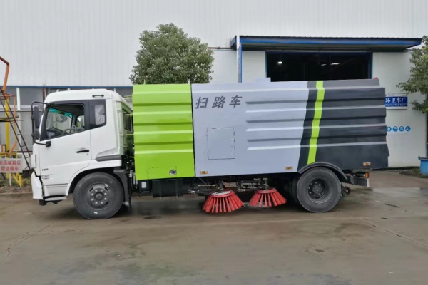 城市美化選湖北程力掃路車