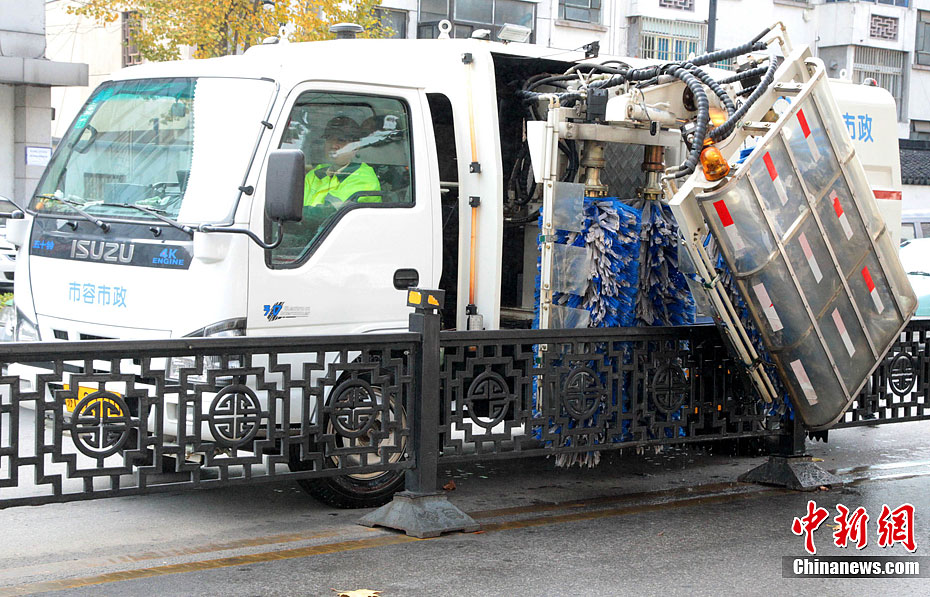 護(hù)欄清洗車,清洗車