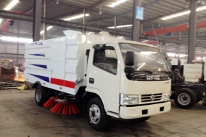 湖北程力專汽--道路清掃車動力分析