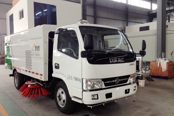 湖北程力掃路車暢銷原因 質(zhì)優(yōu)價(jià)廉售后完善