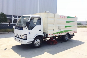 湖北程力掃路車 市政環(huán)衛(wèi)道路清掃的“好朋友”