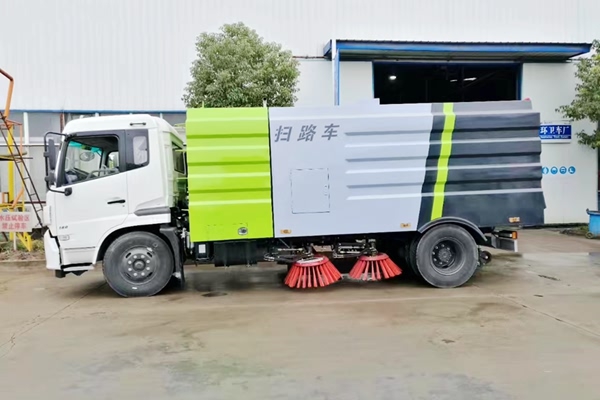 湖北程力專汽教您明明白白買新車:掃路車使用成本經濟分析