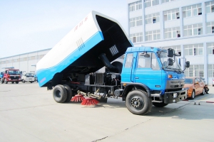 湖北程力專汽濕式掃路車10個優(yōu)勢