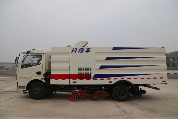 修車三大招教道路清掃車司機(jī)又省錢又省事