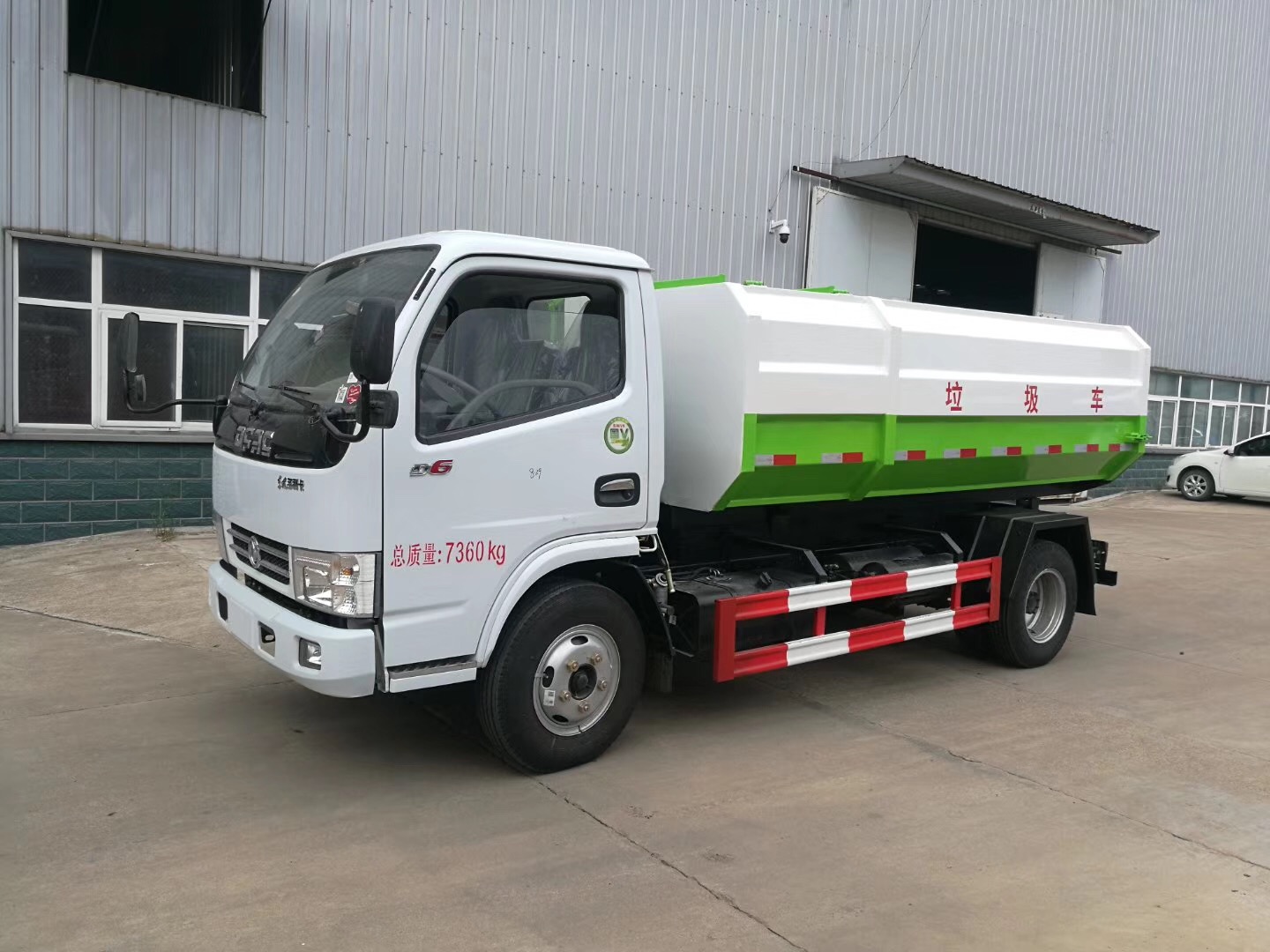 東風(fēng)小多利卡自裝卸式垃圾車圖片