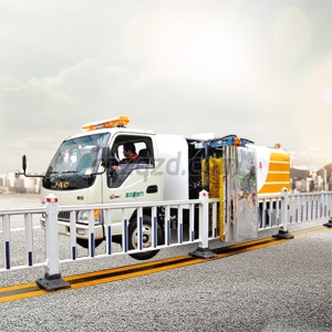 護(hù)欄清洗車圖片