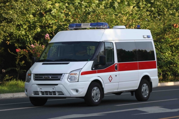 江鈴福特新世代V348救護(hù)車