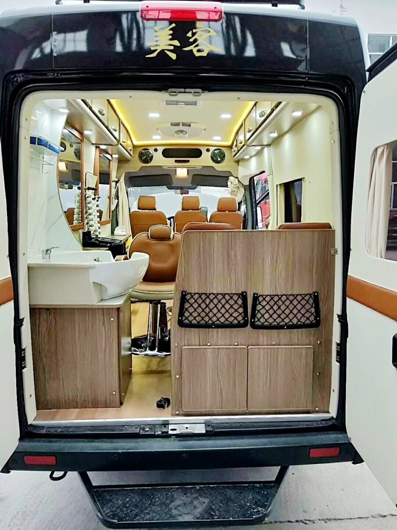 移動(dòng)美發(fā)理發(fā)房車