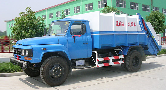 東風(fēng)140尖頭壓縮式垃圾車